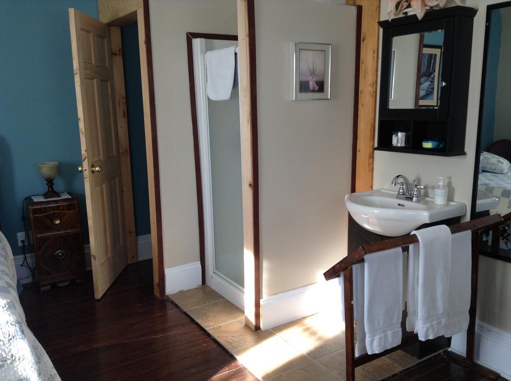Gil Ann Bed & Breakfast Saint-André-Avellin Rom bilde
