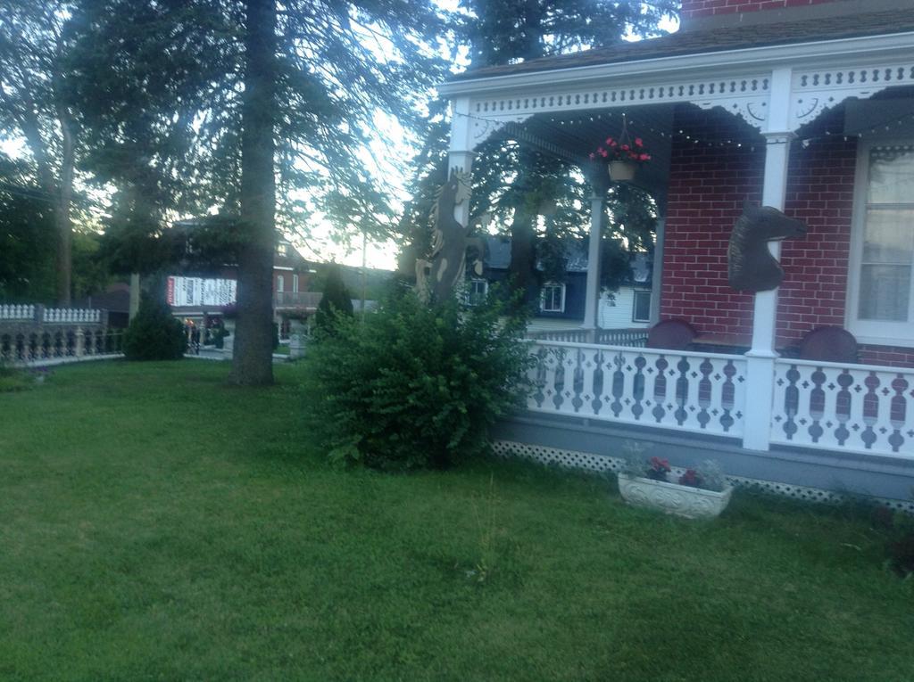 Gil Ann Bed & Breakfast Saint-André-Avellin Eksteriør bilde